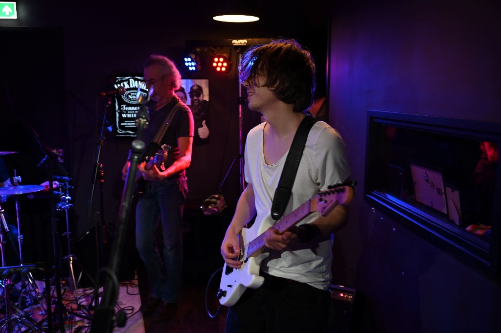 ../Images/10 jaar Ro's Barbershop 272.jpg